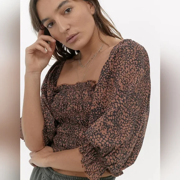 Urban Outfitters Sierra Smocked Puff Sleeve Blouse - Picture 2 of 7